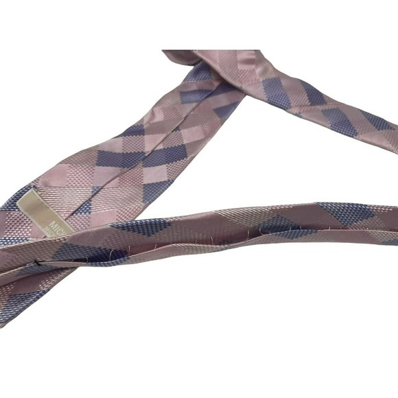 Michael Kors Tie. Shelf Pull Never Worn. A Few Stitches Loose On Back, Pictured - Picture 7 of 7